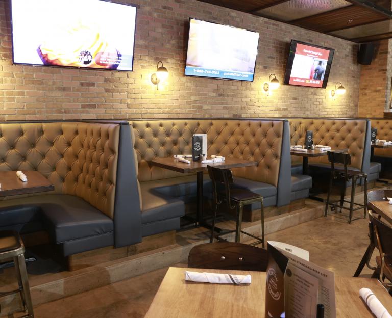 Central standard restaurant bettendorf homefront interior design